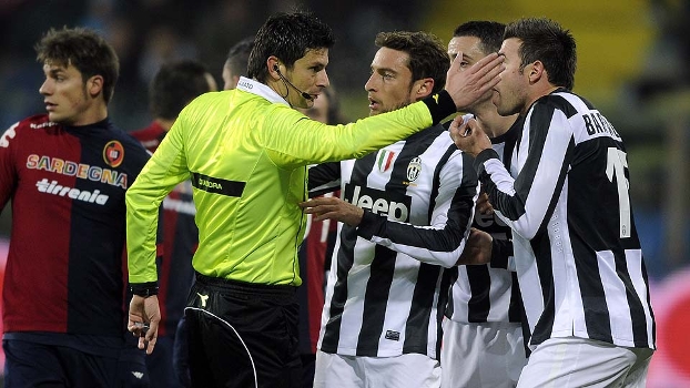 Juventus venceu o Cagliari em jogo de arbitragem polêmica