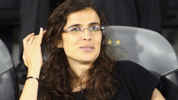 Helena Costa, de 36 anos, vai treinar o Clermont a partir da próxima temporada Helena Costa, de 36 anos, vai treinar o Clermont a partir da próxima temporada