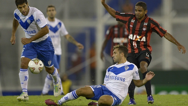 Atlético-PR foi derrotado pelo Vélez, na Argentina, nesta terça-feira à noite