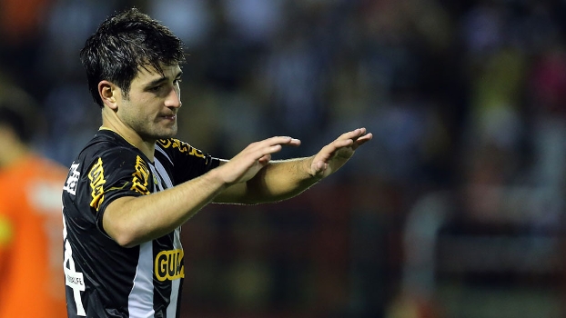 Diretor diz que Corinthians pagará R$ 1,5 mi e salários de Sheik por Lodeiro; no ataque, Tardelli é 'o nome'