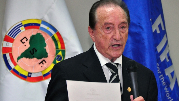 Eugenio Figueredo discursa durante sua posse como presidente da Conmebol