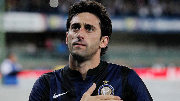 Milito chegou ao ápice ao marcar os dois gols na vitória sobre o Bayern na final da Uefa Champions League 2009-10 Milito chegou ao ápice ao marcar os dois gols na vitória sobre o Bayern na final da Uefa Champions League 2009-10