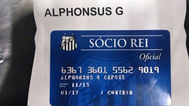 Carteirinha de sócio do Santos falsificada com o nome do gangster norte-americano Al Capone Carteirinha de sócio do Santos falsificada com o nome do gangster norte-americano Al Capone