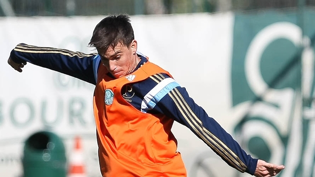 Diogo sente lesão e desfalca Palmeiras contra o Corinthians; Mouche deve ser titular