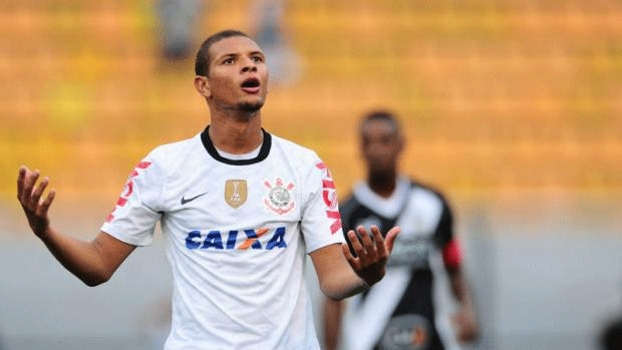 O volante Willian Arão retorna ao Corinthians após liberação da Chapecoense O volante Willian Arão retorna ao Corinthians após liberação da Chapecoense