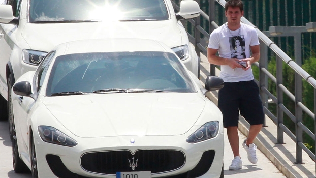 Messi e a Maserati: carrão po-ten-te Messi e a Maserati: carrão po-ten-te