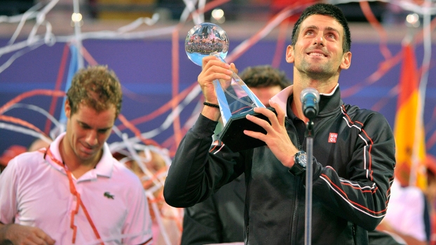 Djokovic comemora título do Masters de Toronto Djokovic comemora título do Masters de Toronto