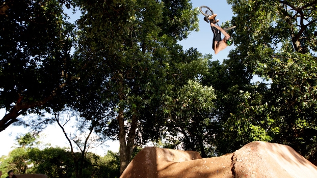 Leandro Overall vai participar do Superbowl e do BMX Dirt em Colônia Leandro Overall vai participar do Superbowl e do BMX Dirt em Colônia