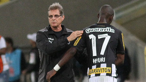 Oswaldo de Oliveira pediu cuidado com o jovem Hyuri Oswaldo de Oliveira pediu cuidado com o jovem Hyuri