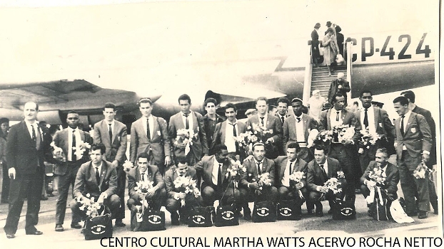 XV de Piracicaba 100 anos 14 de abril de 1964 Jogadores chegam à URSS e são recebidos com flores XV de Piracicaba 100 anos 14 de abril de 1964 Jogadores chegam à URSS e são recebidos com flores