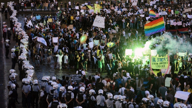 Quinta-feira de protestos teve 1,25 milhão de pessoas nas ruas. No Rio (foto), foram mais de 300 mil Quinta-feira de protestos teve 1,25 milhão de pessoas nas ruas. No Rio (foto), foram mais de 300 mil