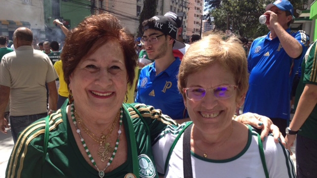 Vovós puxam o coro, e palmeirenses demonstram confiança no 'Dia do Fico' 