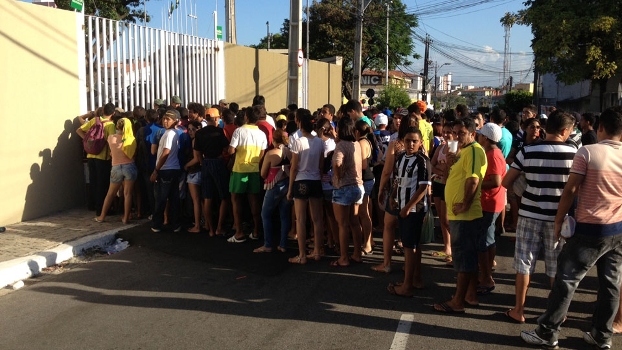 Manifestações se popularizam em todo o país, inclusive na cidade que receberá o próximo jogo da seleção brasileira Manifestações se popularizam em todo o país, inclusive na cidade que receberá o próximo jogo da seleção brasileira