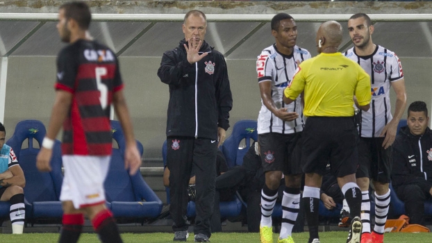 Garotos pedem 'selfie', e Corinthians pode ser punido: 'fim do mundo', diz advogado