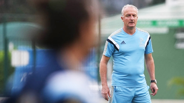 Envergonhado na lanterna, Palmeiras recebe o Vitória para tentar se reerguer