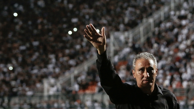 Tite se emocionou muito em sua despedida do Pacaembu