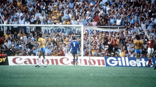 Bal marcou o gol da União Soviética contra o Brasil em 82, em falha de Waldir Peres Bal marcou o gol da União Soviética contra o Brasil em 82, em falha de Waldir Peres