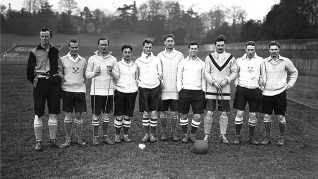 Corinthian-Casuals em foto dos anos 1910, antes de eclodir a Primeira Guerra Mundial