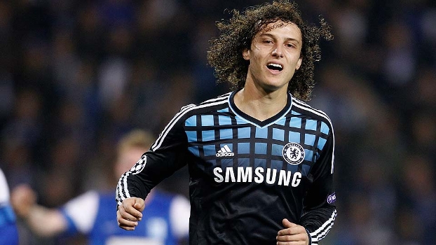 David Luiz, do Chelsea, em ação durante jogo da Champions League David Luiz, do Chelsea, em ação durante jogo da Champions League