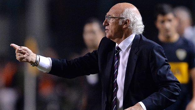Carlos Bianchi durante o jogo no Pacaembu: técnico elimina time brasileiro na Libertadores pela oitava vez seguida Carlos Bianchi durante o jogo no Pacaembu: técnico elimina time brasileiro na Libertadores pela oitava vez seguida