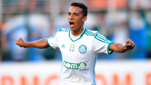 Sem pedir folga, Juninho vê Palmeiras com elenco para dois torneios