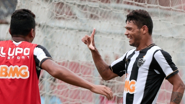 Um dos destaque do Atlético-MG na Copinha, Carlos balançou as redes três vezes nas oitavas Um dos destaque do Atlético-MG na Copinha, Carlos balançou as redes três vezes nas oitavas