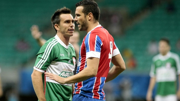Jogadores do Palmeiras e do Bahia se desentendem no fim da partida