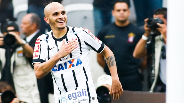 Em quatro anos de Fábio Santos, Corinthians sofre, e muito, sem o camisa 6