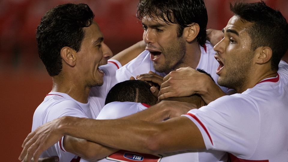 No 'adeus' de Ceni, São Paulo complica Palmeiras, segue na briga e mantém tabu