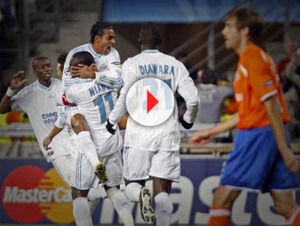 Franceses comemoram um dos seis gols na goleada sobre os vizinhos sui�os