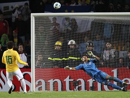 Clique no player para ver a entrevista de Mano Menezes!