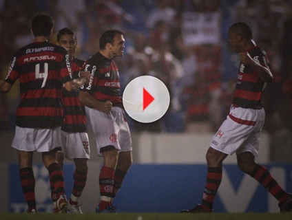 V�DEO: Com tr�s gola�os, Flamengo bate o Coritiba e se aproxima do G-4