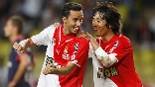 Em 2009, de fora da área, Nenê marcou nos últimos minutos e o Monaco bateu o PSG