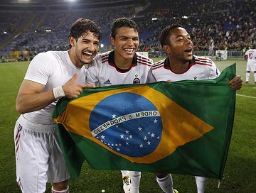 Milan segura Roma e volta a ser campeão italiano após sete anos