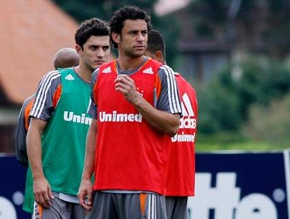 Fred e Luiz Alberto discutem em Teres�polis e por pouco a confus�o n�o vira briga