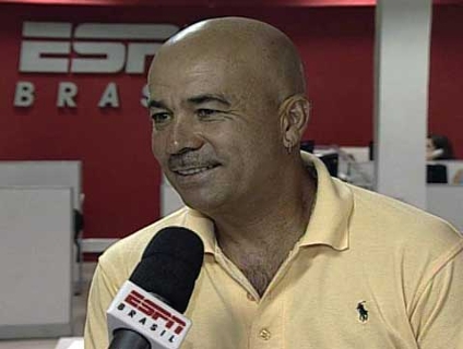V�DEO: Ap�s 'esconder' Tiago Fernandes, Larri elogia pupilo e v� agressividade parecida com a de Guga