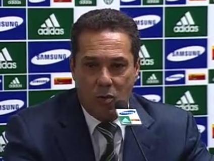 Luxemburgo criticou o �rbitro S�lvio Sp�nola Fagundes 