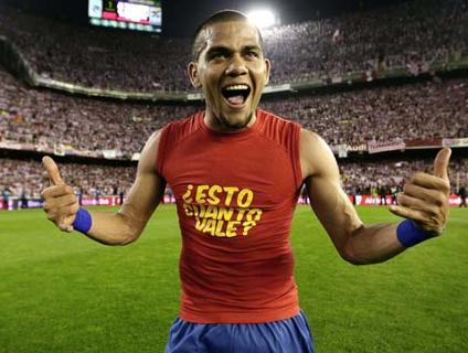 V�DEO: Daniel Alves celebra primeiro t�tulo e quer 'triplete' do Bar�a