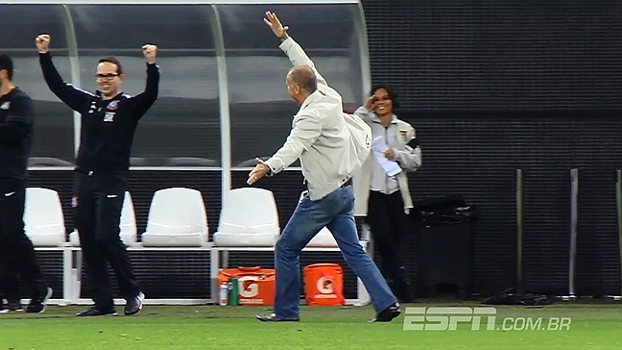 Dancinha, voadora, aviãozinho: Mano entra na lista de técnicos 'zoeiros'