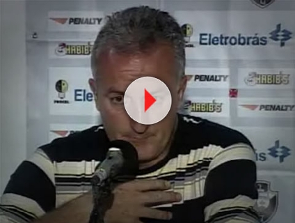 V�DEO: Dorival exige 'postura de time grande' para ficar