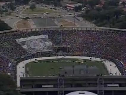 Jogadores corintianos fizeram a festa com a torcida que compareceu ao Pacaembu