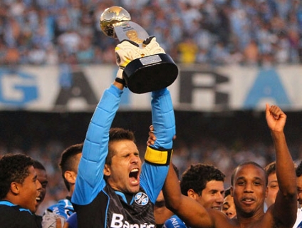 V�DEO: No Ol�mpico, Gr�mio vence Novo Hamburgo e conquista o 1� turno do Ga�cho