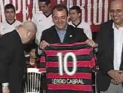 V�DEO: Flamengo recebe homenagem pela conquista do estadual