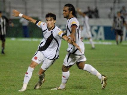 Corinthians e Vasco vencem fora e garantem vaga nas oitavas; Coritiba elimina Bahia