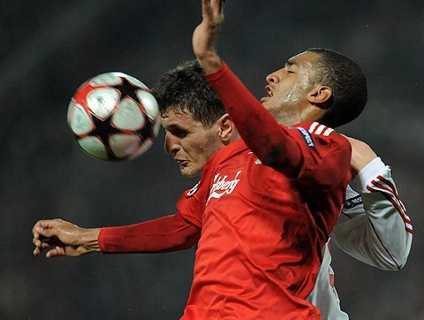 V�DEO: Liverpool derrota Debreceni, mas � eliminado da Copa dos Campe�es