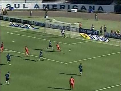 V�DEO: Ap�s derrota no Gre-Nal, Gr�mio empata e sai vaiado do Ol�mpico