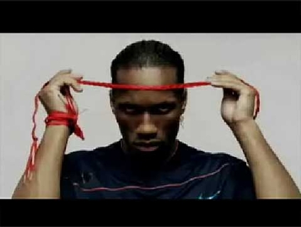 V�DEO: Craques da bola se unem em campanha contra a AIDS na �frica