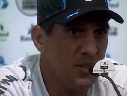 V�DEO: 'Jogador e t�cnico s� ficam marcados quando s�o campe�es', diz Silas