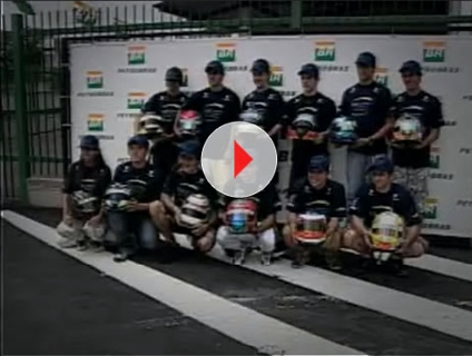 V�DEO: O campe�o mais jovem da Seletiva Petrobr�s de kart