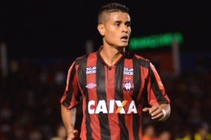 Fla trabalha para anunciar pacotão e está próximo de fechar com lateral